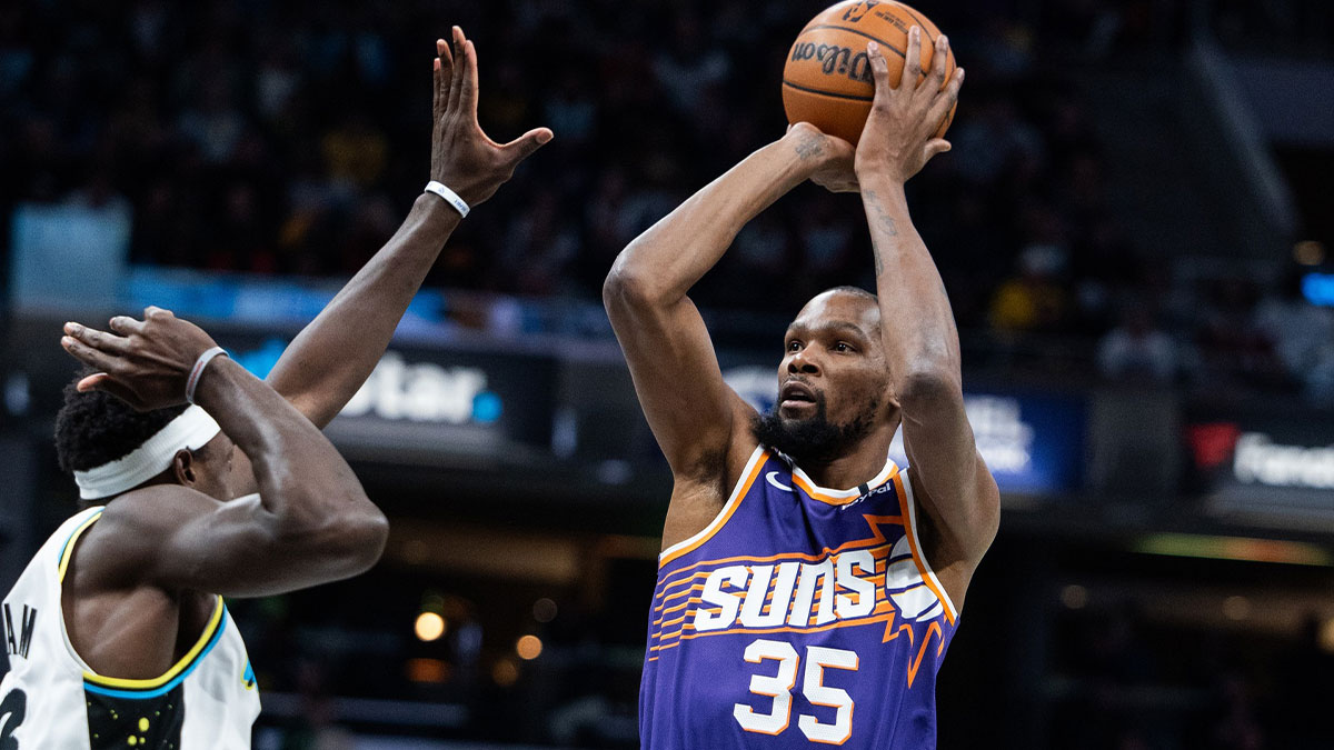 Phoenix Suns forward Kevin Durant (35) shoots the ball against Indiana Pacers forward Pascal Siakam (43) in the first half at Gainbridge Fieldhouse.