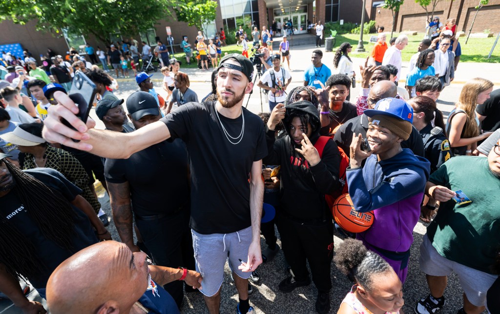 Now an NBA champion, Chet Holmgren returns to his roots with St. Paul