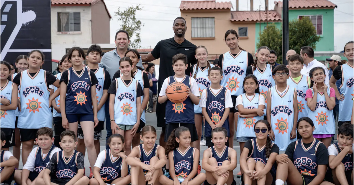 Harrison and Brittany Barnes refurbished two basketball courts in Mexico