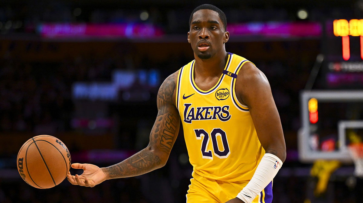 Los Angeles Lakers guard Shake Milton (20) passes against the Milwaukee Bucks during the second half at Crypto.com Arena.