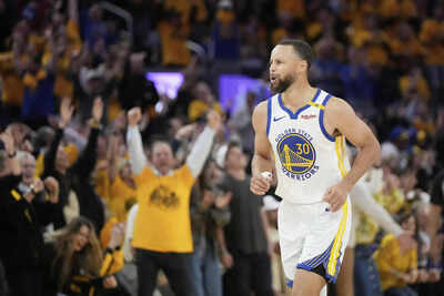 Is Stephen Curry available for Game 5 against the Houston Rockets? Latest update on the Golden State Warriors injury report (April 30, 2025)