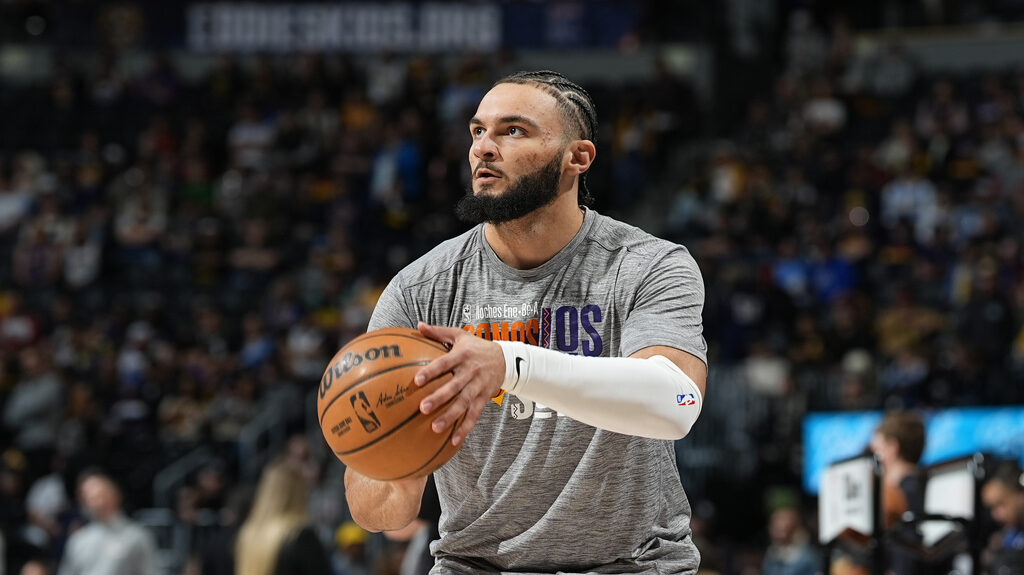 Phoenix Suns forward David Roddy...