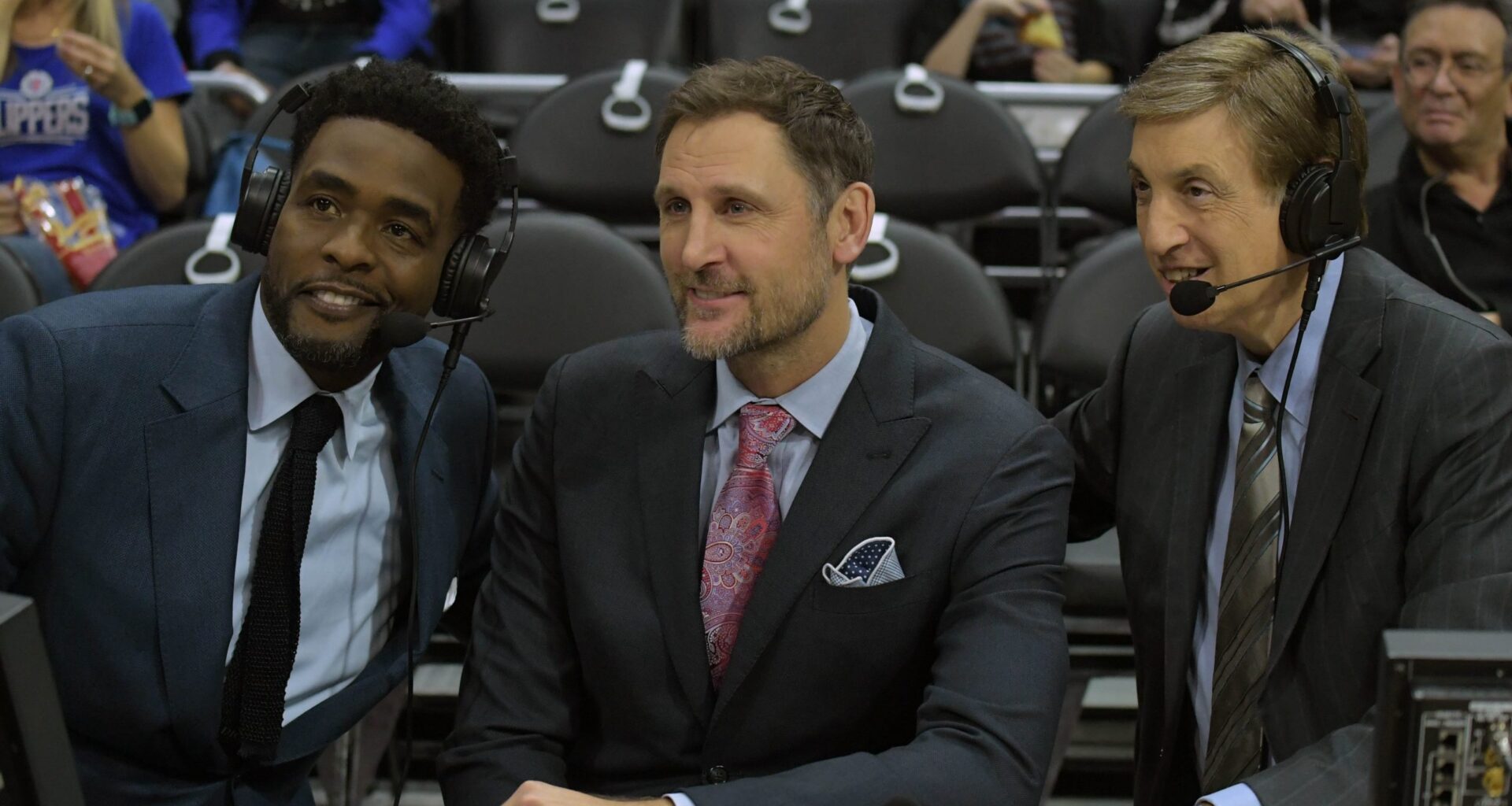 Amazon sets NBA roster, adds Brent Barry, Hornets' Collins and Curry