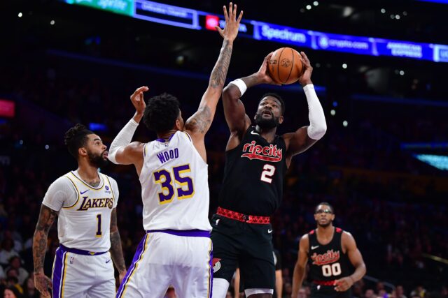 Lakers Sign Deandre Ayton To Two-Year Contract