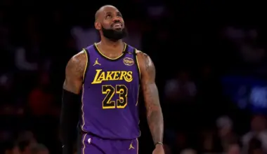 Lakers reportedly make LeBron James trade decision  image