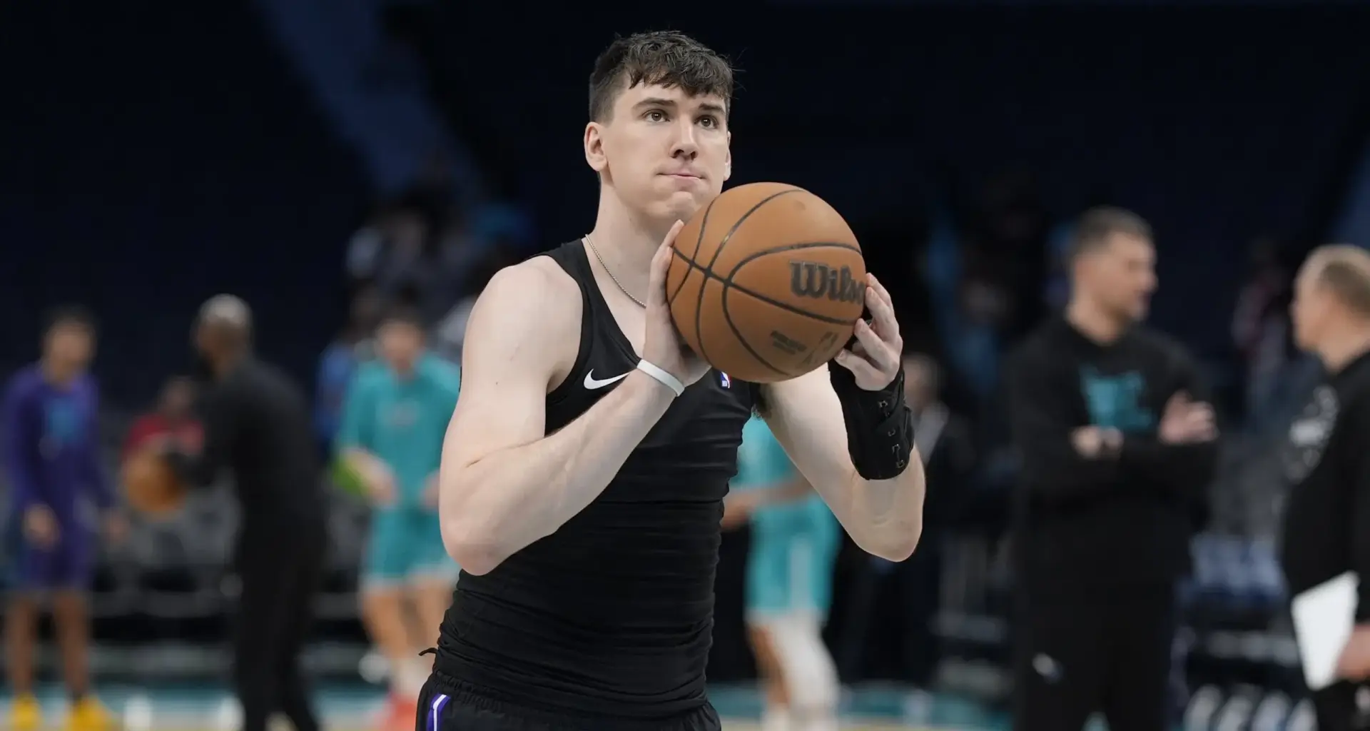 Jake LaRavia joins Lakers with $12M deal as team surprises by filling wing position first