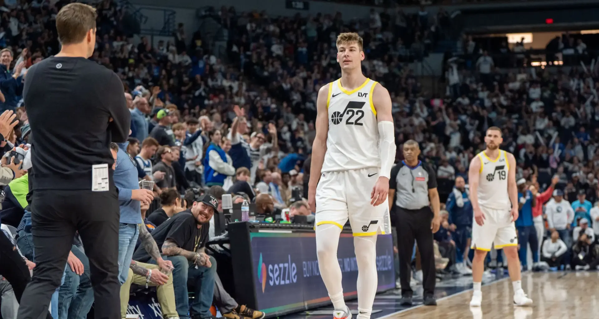Kyle Filipowski stuns with emphatic dunk as Utah Jazz edge out Memphis in summer league thriller