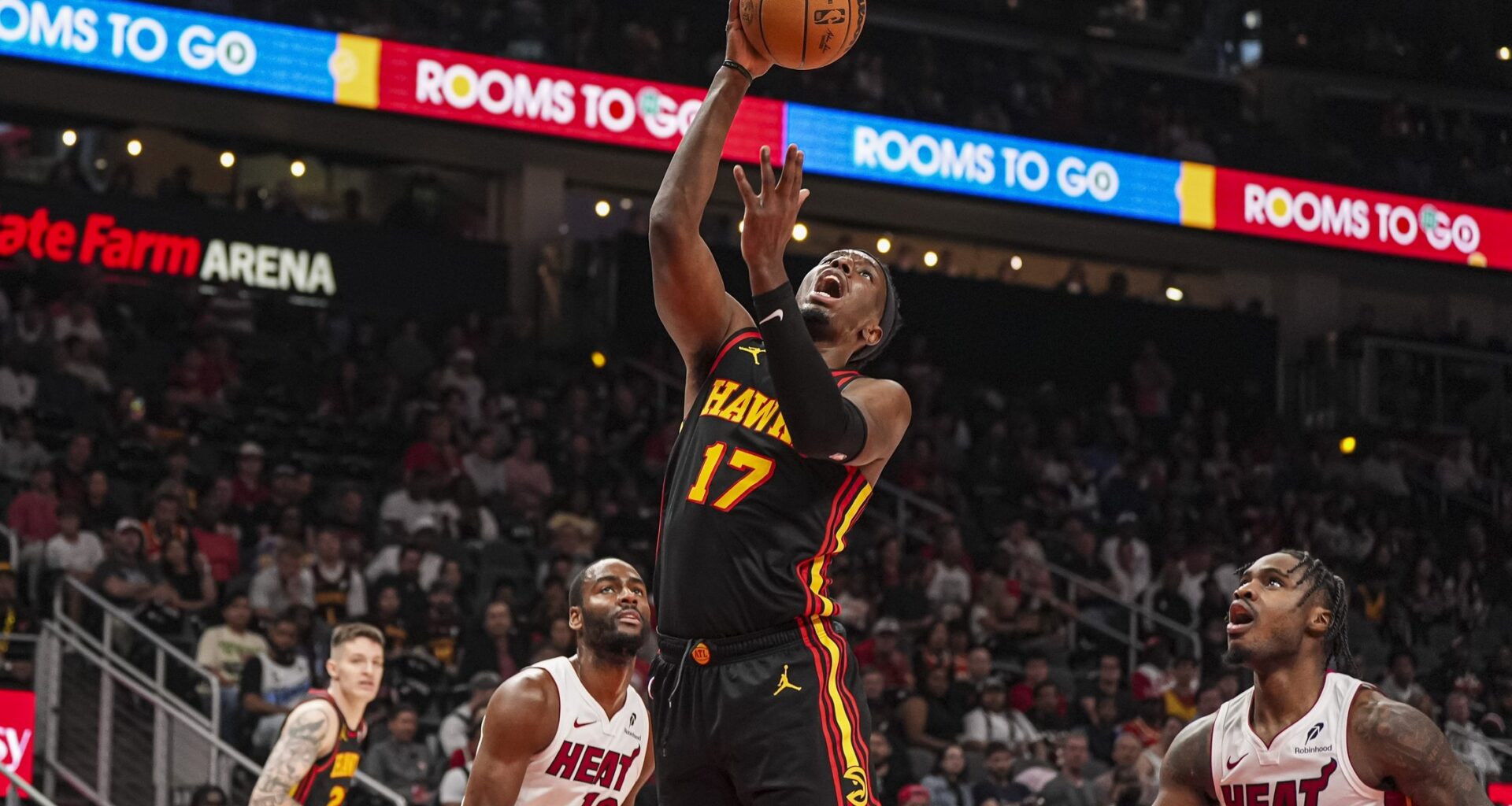 Breaking Down The Hawks' Starting Center Debate