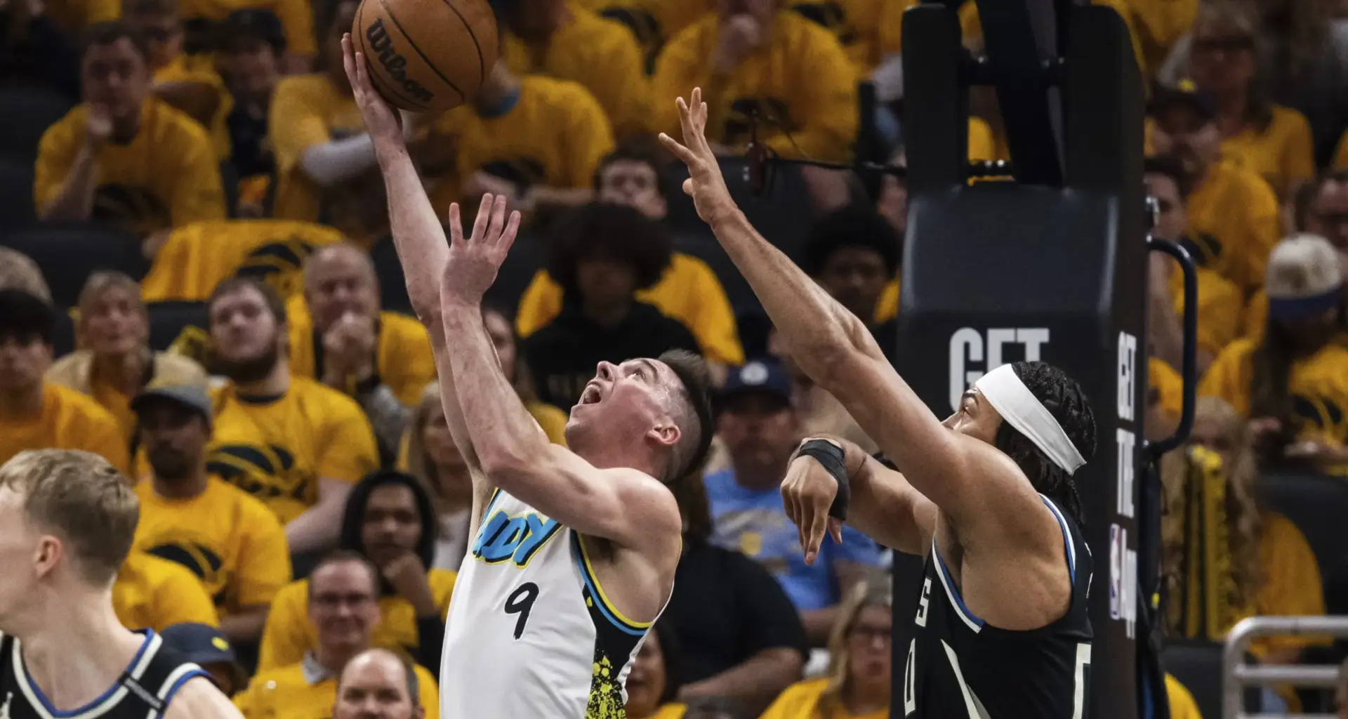 Jericho Sims stuns Milwaukee Bucks fans by switching shooting hands in offseason transformation