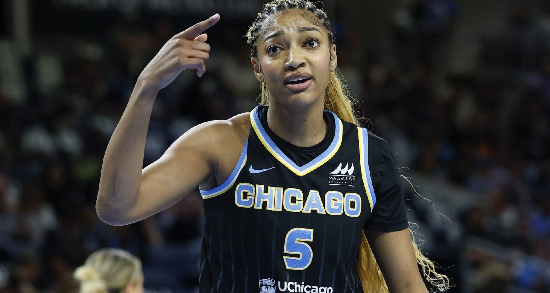 Robert Griffin III 'lying' that her camp said she hates Caitlin Clark