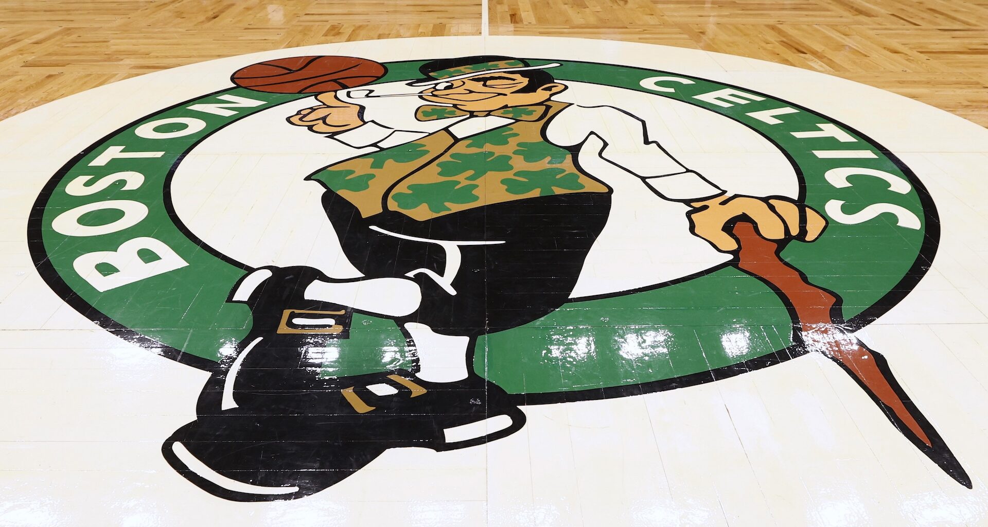 ‘All Signs’ Point To Celtics Star Joining Warriors