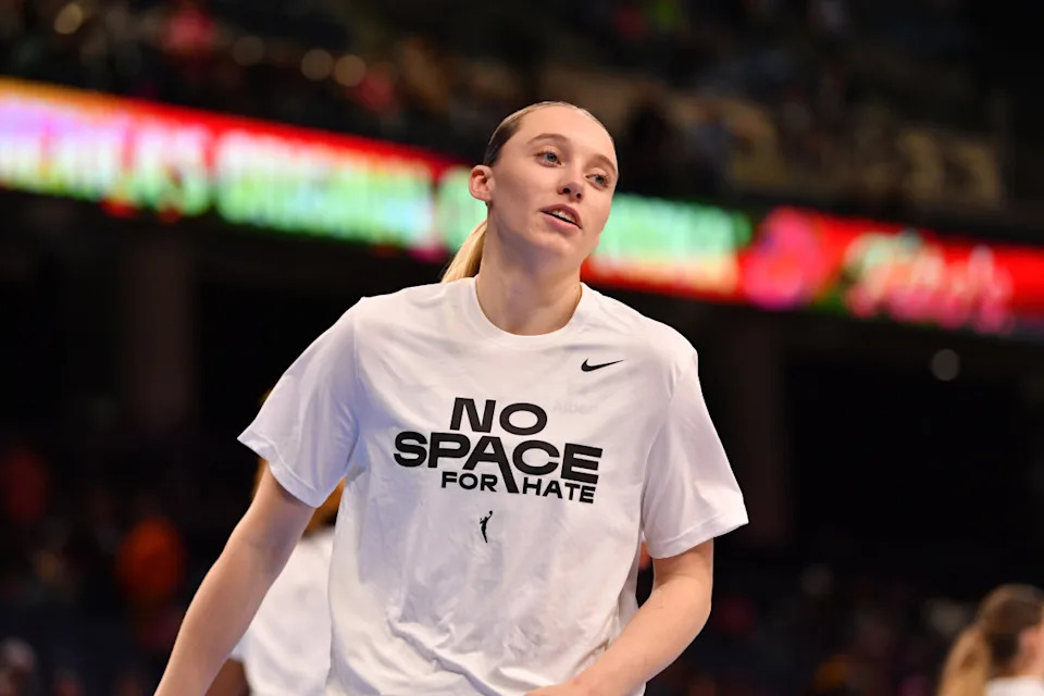 May 29, 2025; Chicago, Illinois, USA; Dallas Wings guard Paige Bueckers (5) warms up prior to a game against the Chicago Sky at the Wintrust Arena. Mandatory Credit: Patrick Gorski-Imagn Images© Patrick Gorski-Imagn Images