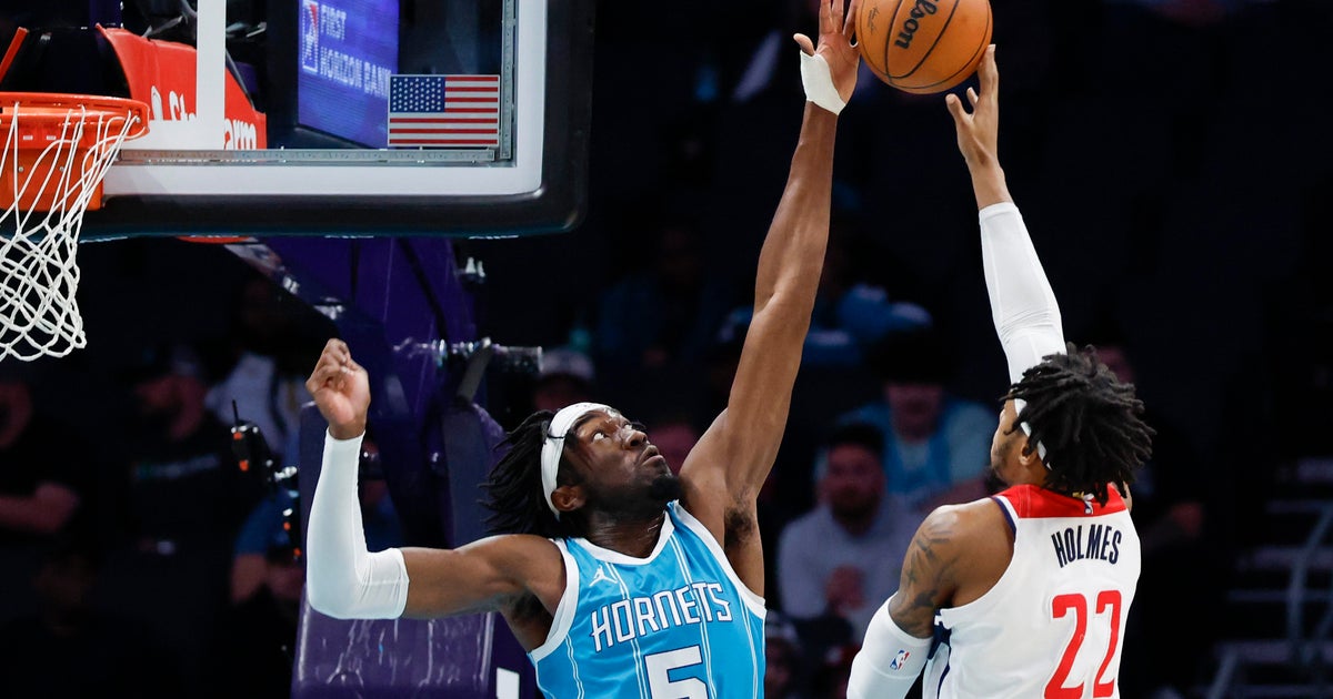 Lakers land center Mark Williams in trade with Hornets for Knecht and Reddish: reports