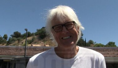 'Roundball Rock' Creator John Tesh Stoked for Iconic Tune's Return to NBA on NBC