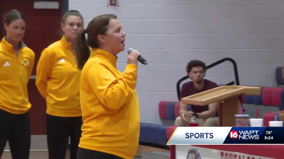 USM head women's basketball coach Missy Bilderback attends Mississippi Coaches Clinic