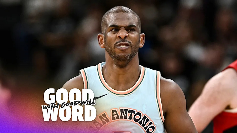 Chris Paul signs with the Los Angeles Clippers. (AP Photo/Darren Abate, File)