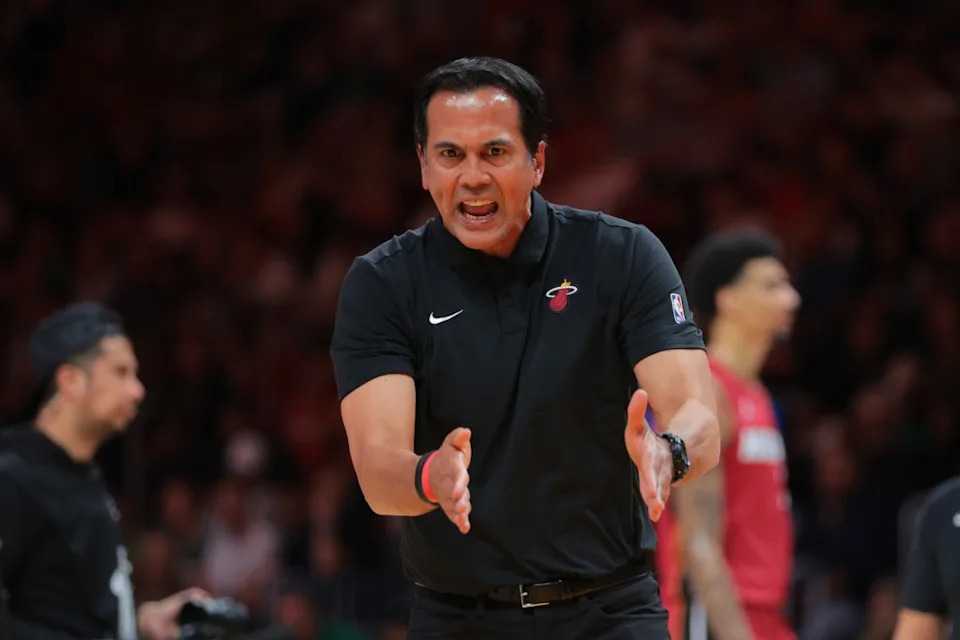 Miami Heat head coach Erik Spoelstra reacts during a timeout against the Boston Celtics.© Sam Navarro-Imagn Images