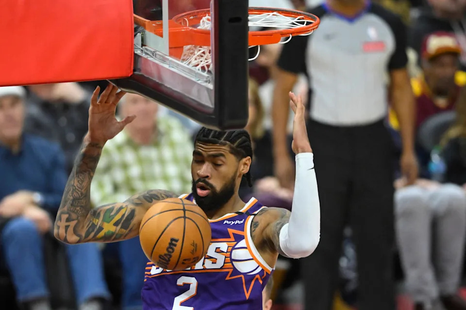 Phoenix Suns center Nick Richards (2) dunks in the fourth quarter against the Cleveland Cavaliers at Rocket Mortgage FieldHouse.David Richard-Imagn Images