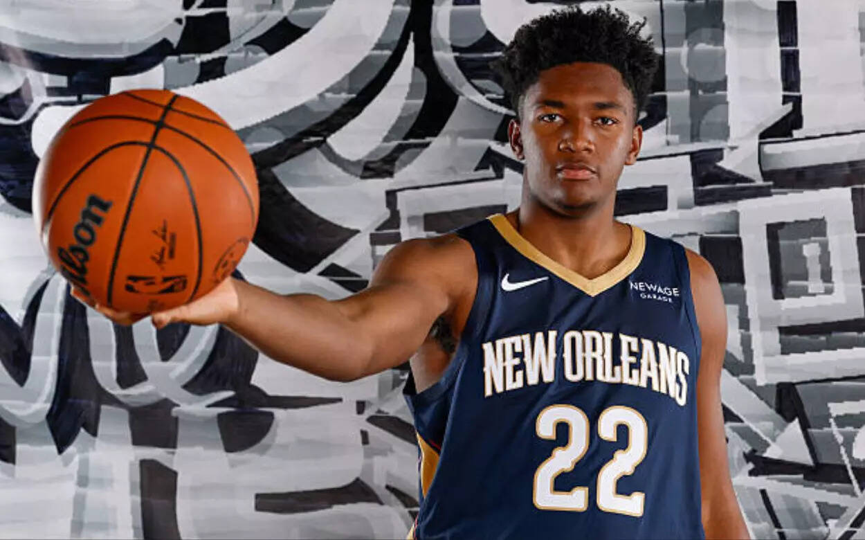 Derik Queen is out of surgery now (Image via Getty Images) Derik Queen is out of surgery now