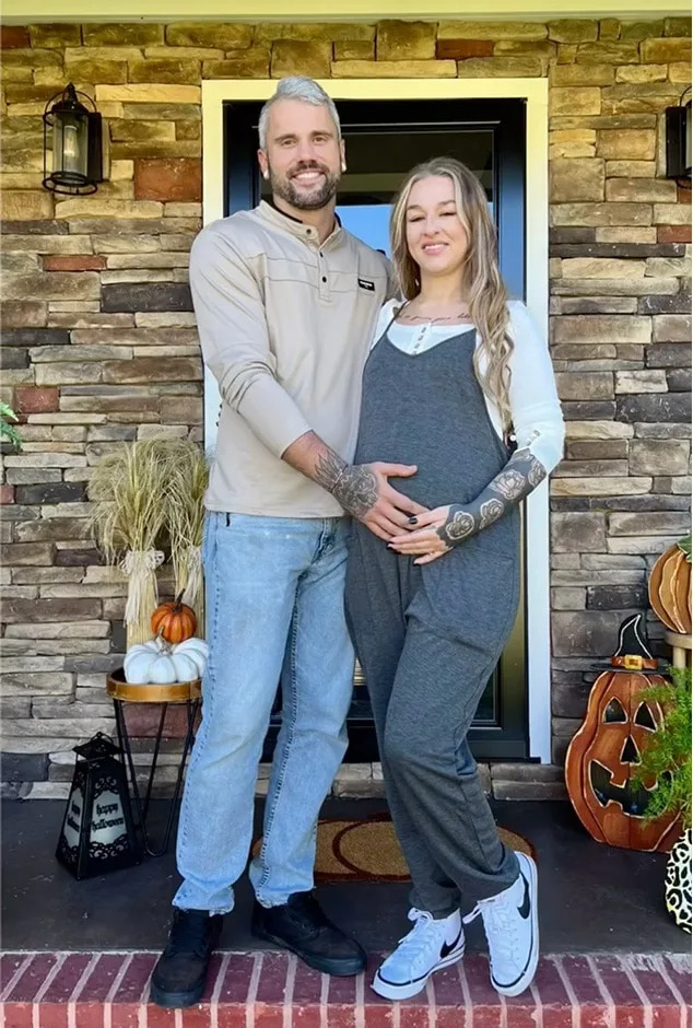 <p>Ryan Edwards & Amanda Conner</p>