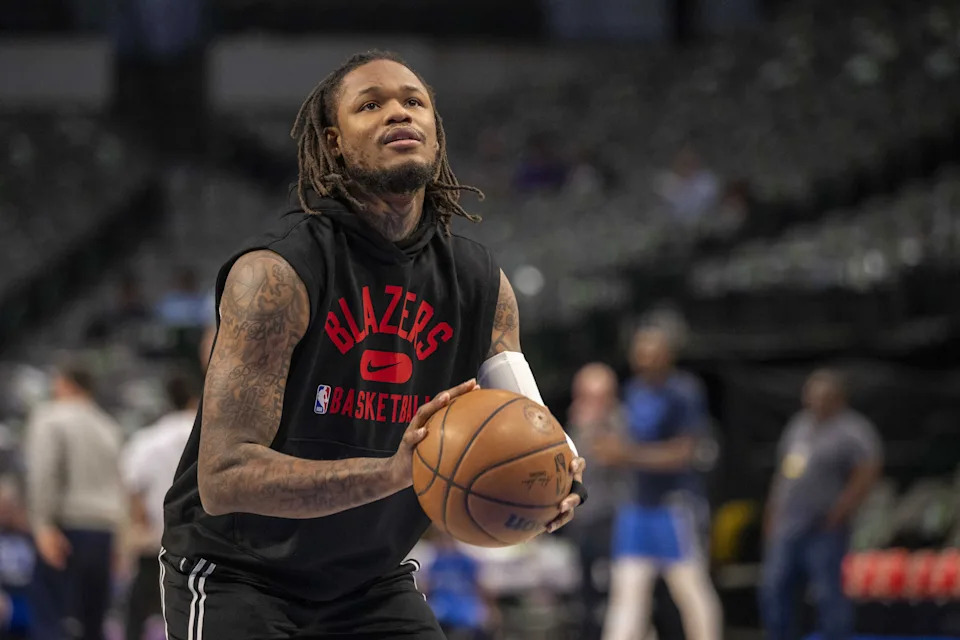 Ben McLemore warms up before a game between the Dallas Mavericks and Portland Trail Blazers at the American Airlines Center in Dallas on April 8, 2022.