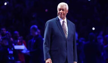 Hall of Famer, Bucks legend Oscar Robertson receives Arthur Ashe Award for Courage at ESPYS