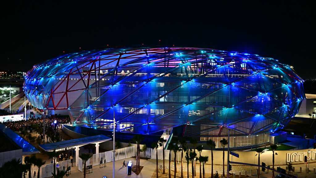 California lawmakers pass bill allowing late alcohol sales at LA Clippers arena club