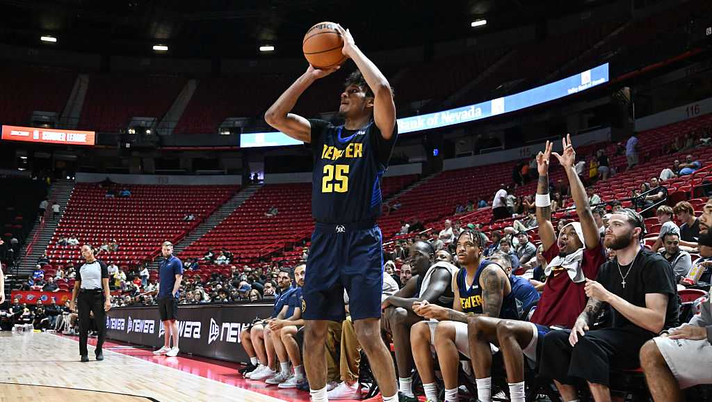 Curtis Jones signs two-way contract with Denver Nuggets