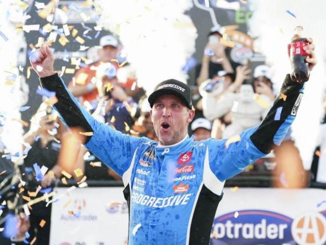 Denny Hamlin survives rain delay, overtime finish to win for 2nd straight year at Dover :: WRALSportsFan.com