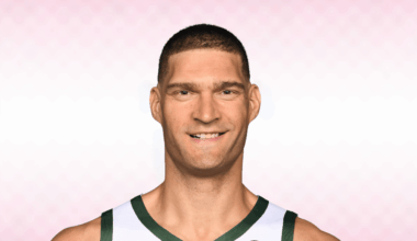 Brook Lopez’s second year is a team option - HoopsHype