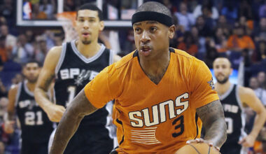 Phoenix Suns guard Isaiah Thomas (3) drives on the San Antonio Spurs defense in the second quarter ...