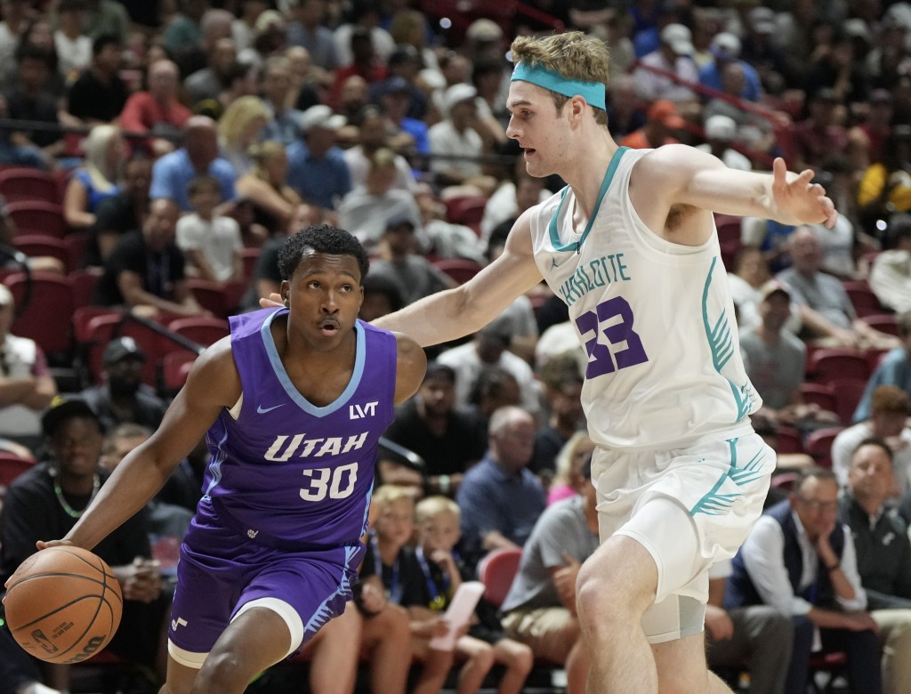 UConn's Liam McNeeley stars with double-double in NBA Summer League debut