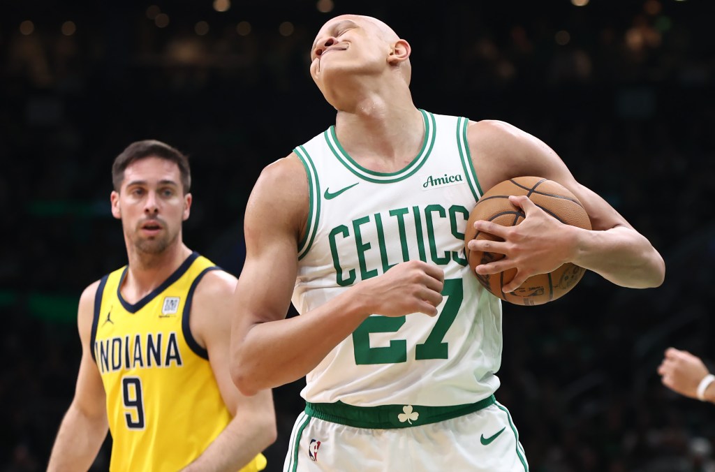 Jordan Walsh ejected, Hugo Gonzalez scuffles in Celtics' Summer League loss to Heat