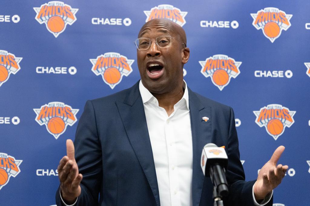 The nomadic odyssey that brought Mike Brown to the basketball Mecca