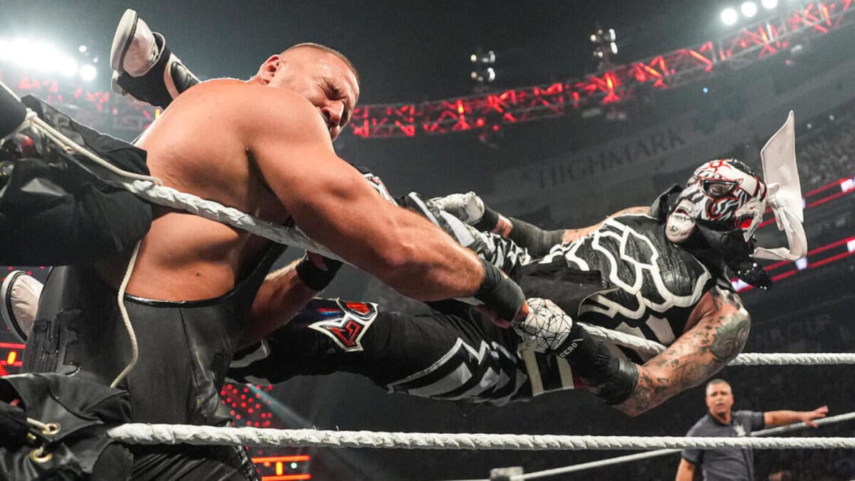 WWE Raw results, live recap, grades as Penta faces off with Seth Rollins; Becky Lynch makes appearance