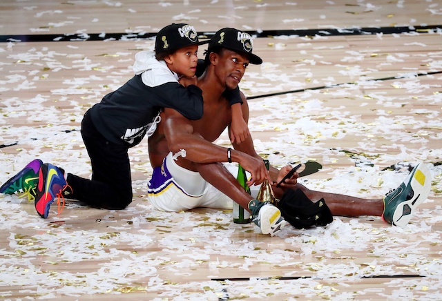 Rajon Rondo Recreates 2020 Lakers Championship Photo With Son