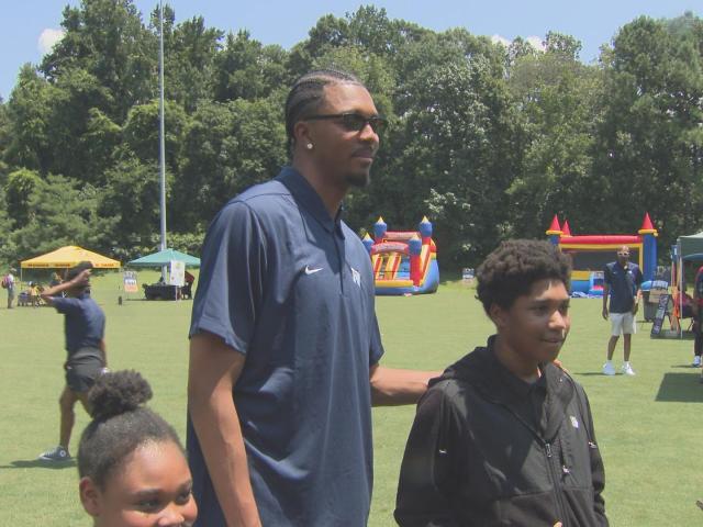 NBA rising star Trey Murphy III gives back in his hometown of Durham :: WRALSportsFan.com
