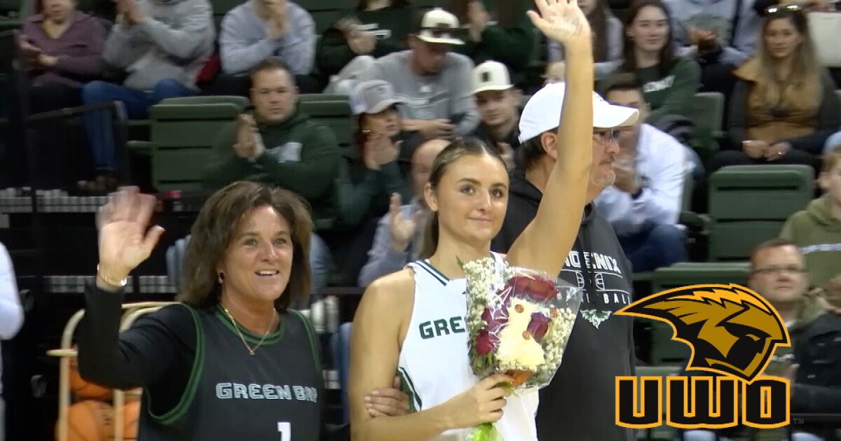 UW-Oshkosh adds former UWGB star Cassie Schiltz to staff as top assistant