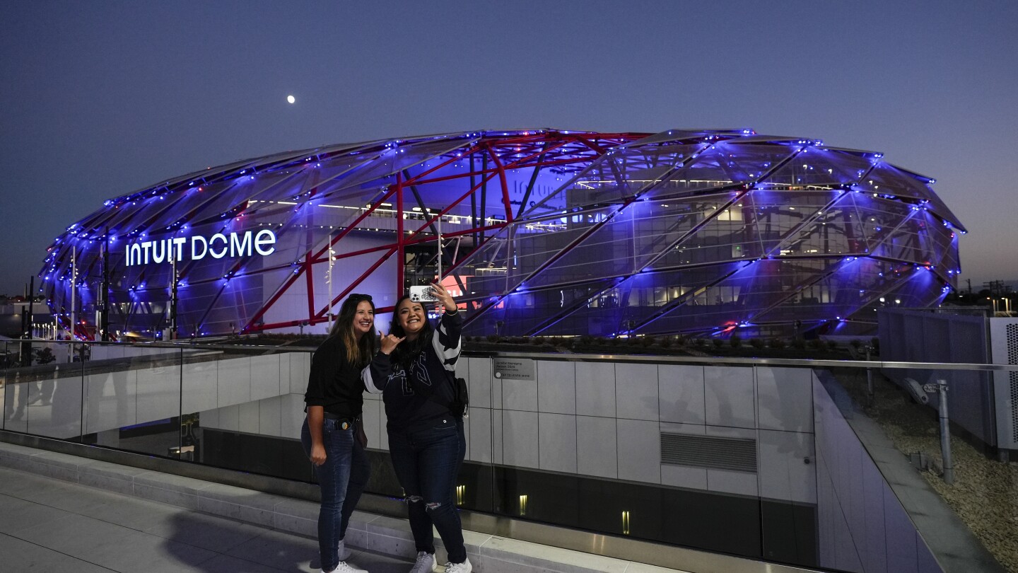 Intuit Dome opens its doors to Los Angeles Clippers fans