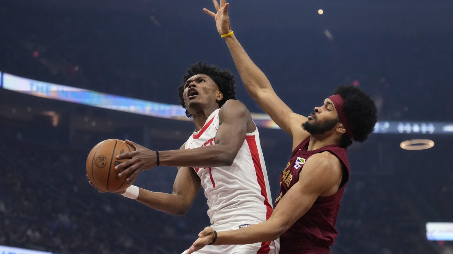 Thompson has triple-double as Rockets beat East-leading Cavaliers for second time in week, 135-131