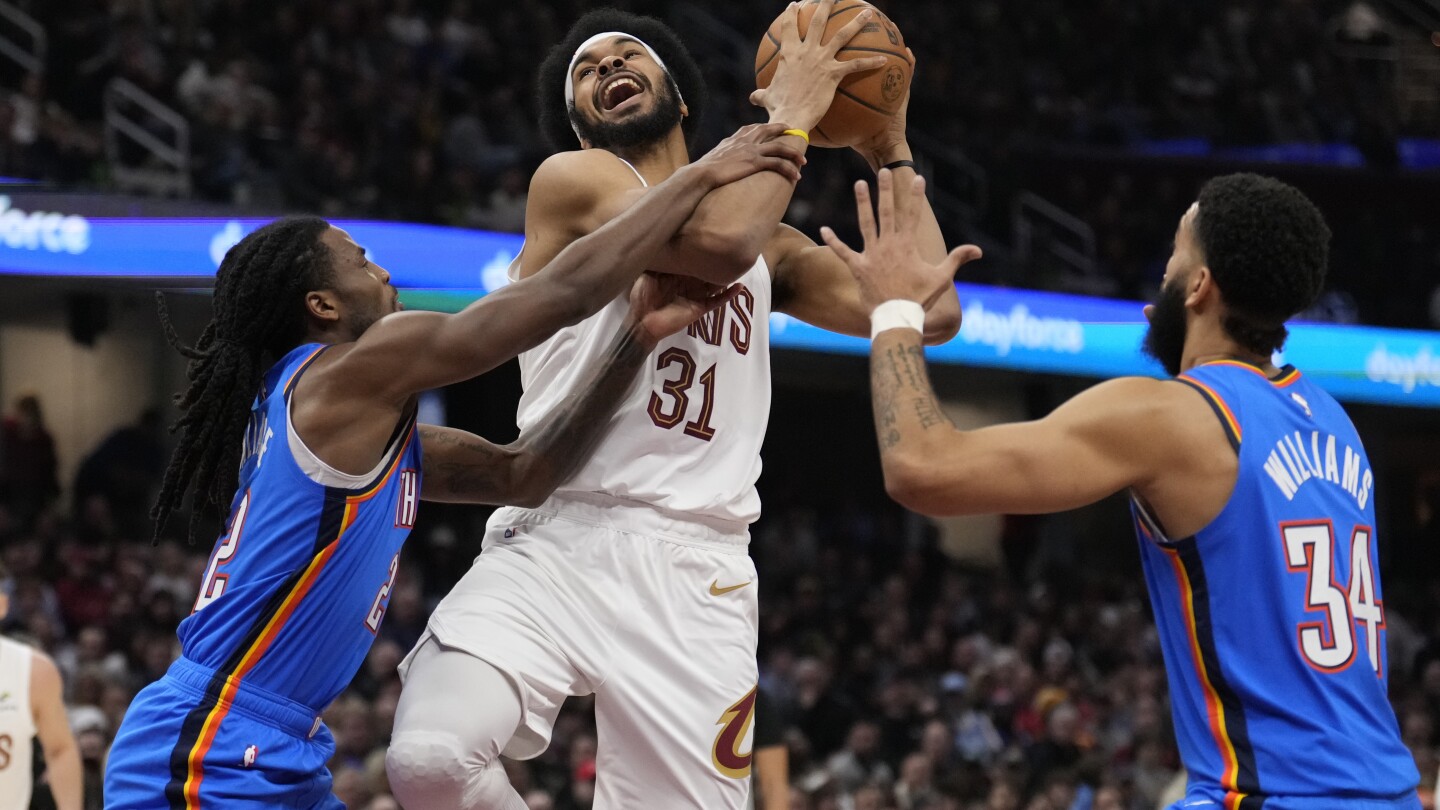 Cavaliers beat Thunder 129-122 to end OKC's 15-game winning streak in matchup of NBA's top teams