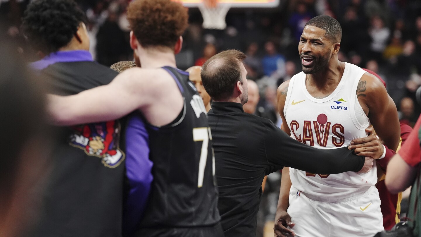 Raptors coach Darko Rajakovic upset with Cavaliers' Tristan Thompson for late dunk in blowout