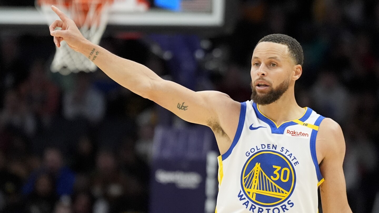 Stephen Curry scores 21 in homecoming game to lift Warriors past Hornets 119-101