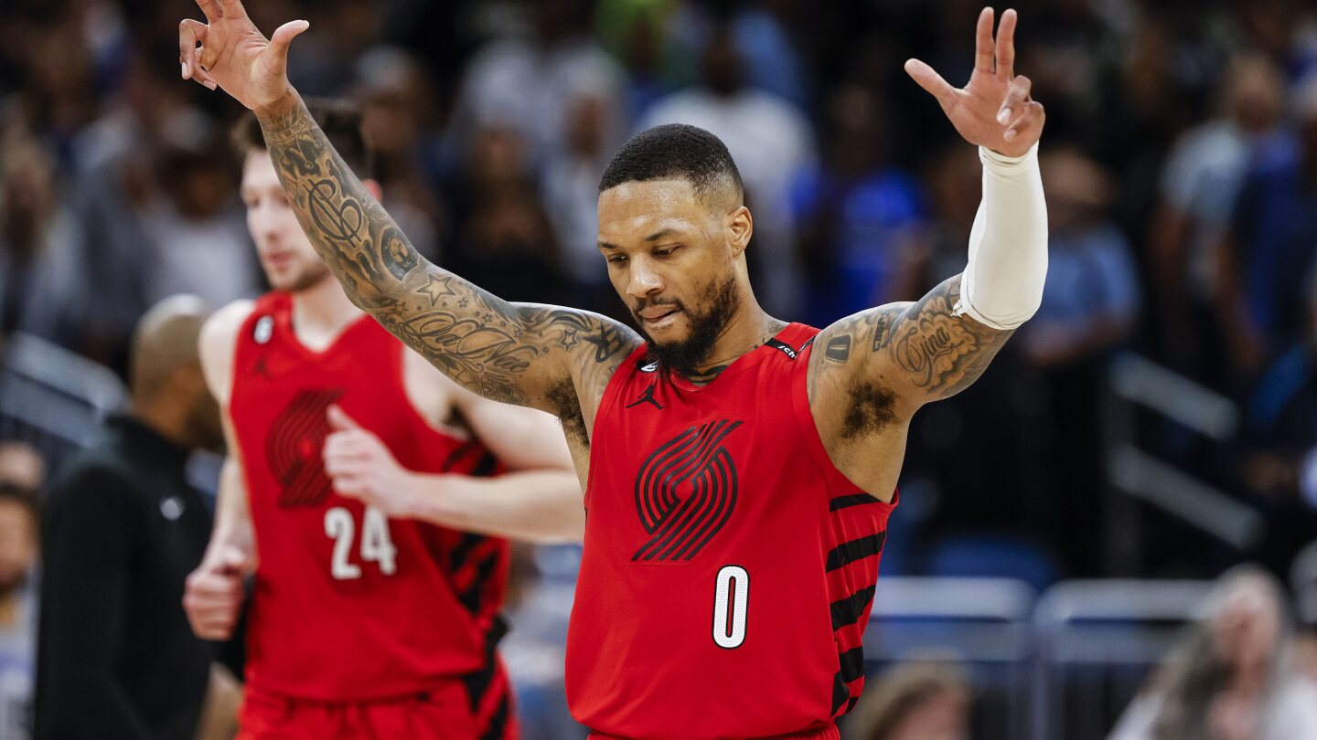Damian Lillard returns to the Portland Trail Blazers, AP source says