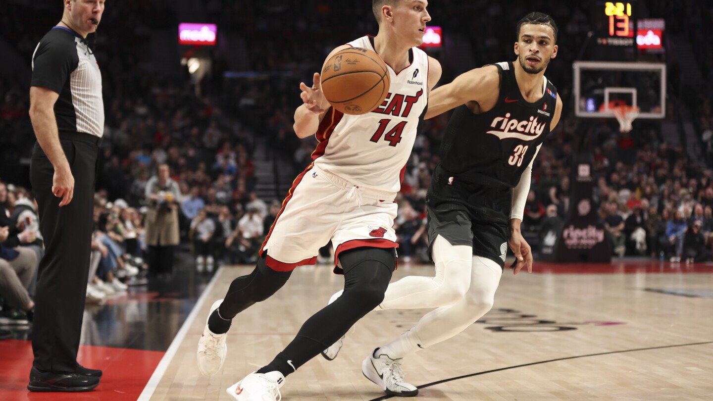 Herro leads Heat with 32 points in a 119-98 win at Portland