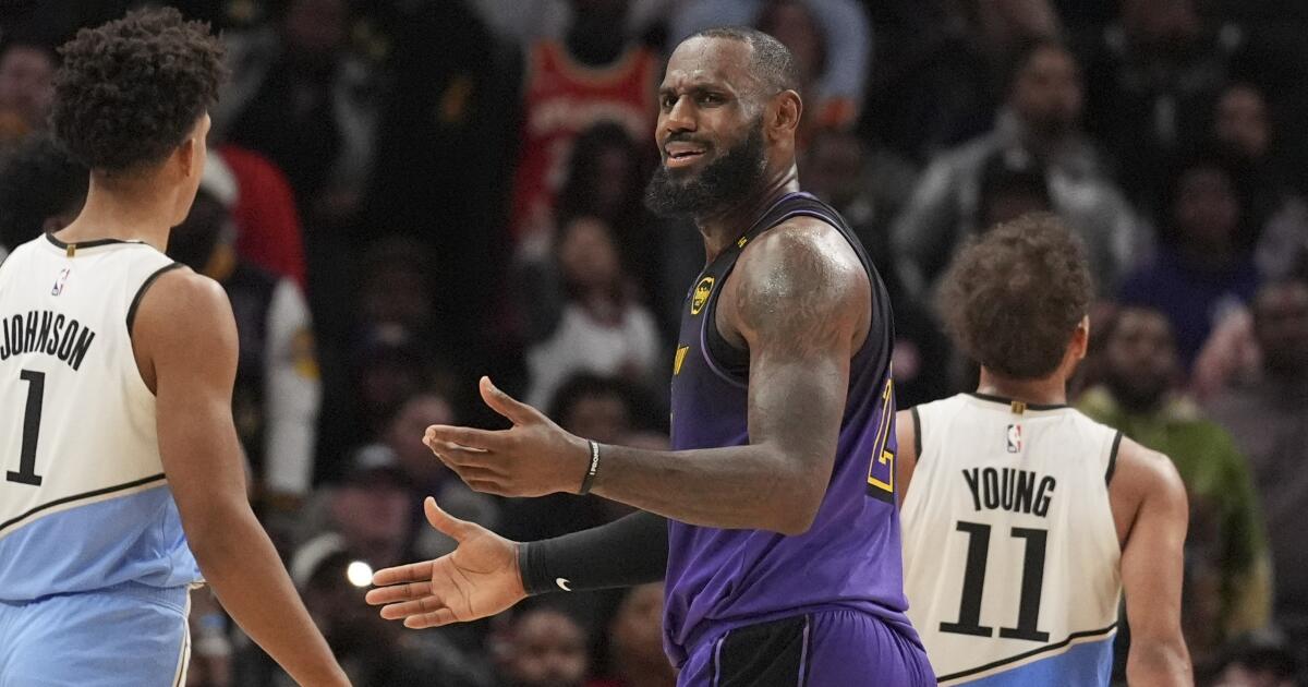 LeBron misses buzzer-beater in Lakers' wild OT loss to Hawks