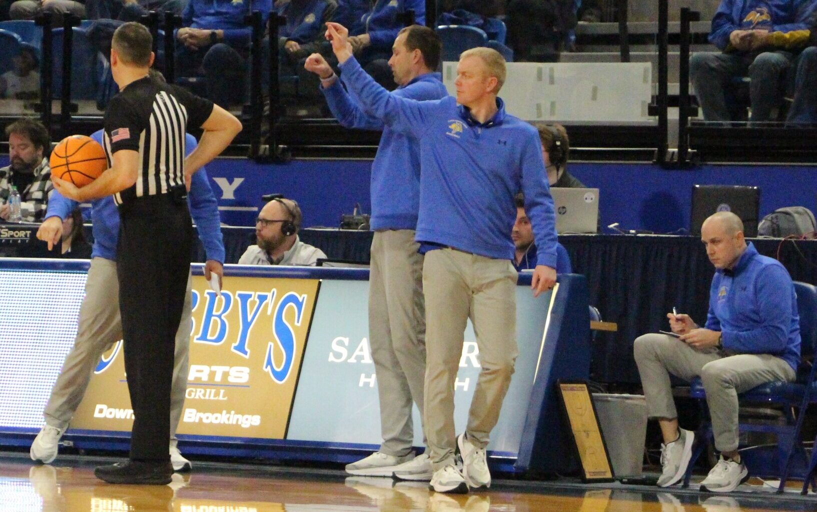 Q&A with SDSU men's basketball coach Bryan Petersen - Sioux Falls Live