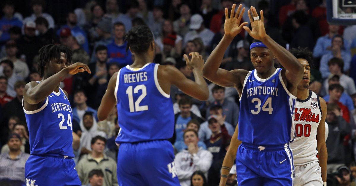 Former Kentucky Wildcats Antonio Reeves and Chris Livingston waived