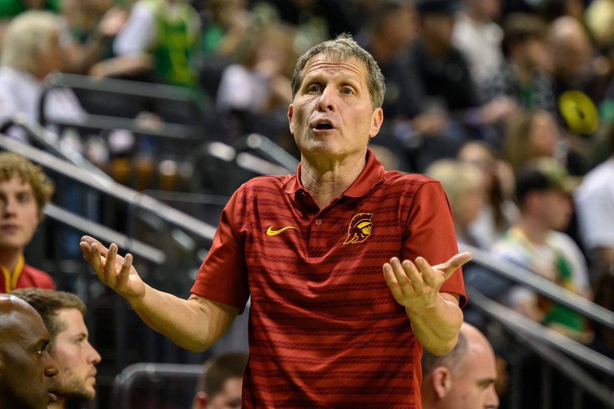 NCAA Basketball: Southern California at Oregon