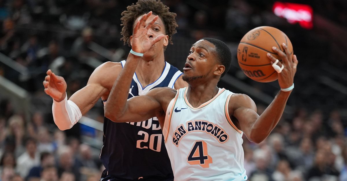 The Spurs should make the NBA Playoffs next season